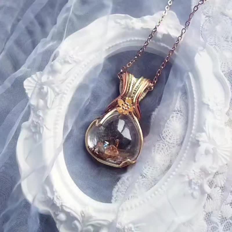 【 落葉 】鈦晶雲母共生水晶 吊墜 - 項鍊 - 水晶 