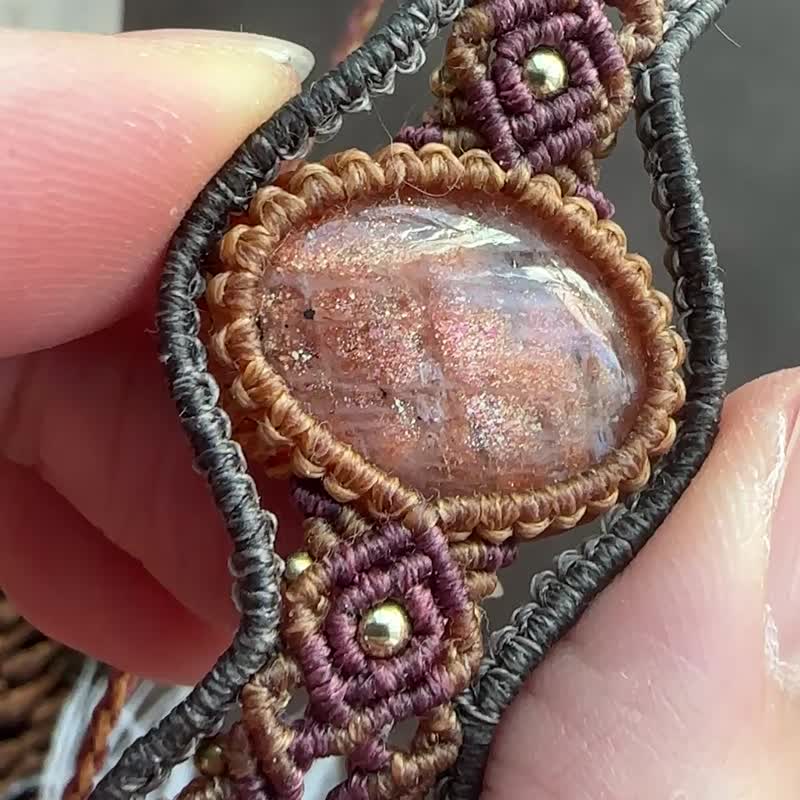 H355 民族風 蠟線編織 太陽石 松石 銅珠 手環 (可調長度) - 手鍊/手環 - 寶石 咖啡色