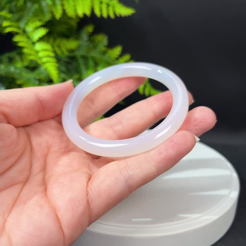 冰潤白瑪瑙手鐲53MM 圓條玉髓手環 附證書 起光 清新細膩皓白如凡 - 手鍊/手環 - 半寶石 白色