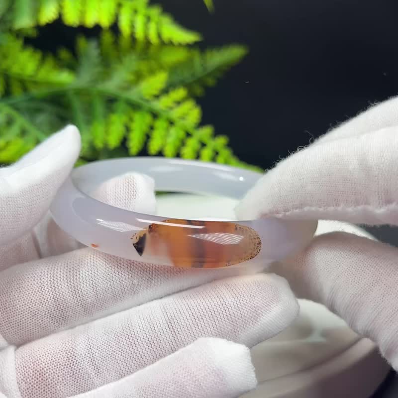 精美 白瑪瑙手鐲 53MM 冰潤起剛飄景 圓條玉髓手環 護身辟邪平安 - 手鍊/手環 - 半寶石 白色