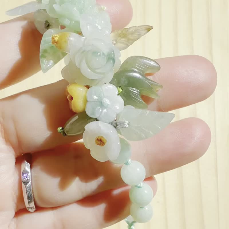 Handmade Jade Bracelet - Spring Garden Semi-Bangle – Roses, Swallow and Magnolia - 手鍊/手環 - 玉石 綠色