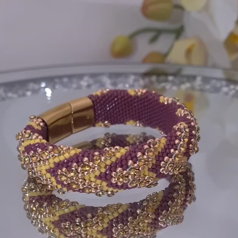 Crystal Bracelet For Women White Cuff Bangle 冰質銀灰極光 蒐藏頂級品 極光23手珠 - 手鍊/手環 - 玻璃 多色