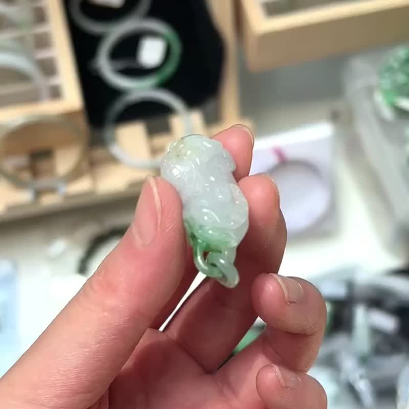 冰種 天然翡翠 緬甸 A玉 玉鐲 • 冰種白底青貔貅翡翠吊墜 - 手鍊/手環 - 石頭 白色