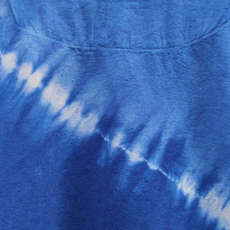 Bell Sleeve Bracelet Length Indigo Dye White Across Top - 女上衣/長袖上衣 - 棉．麻 藍色