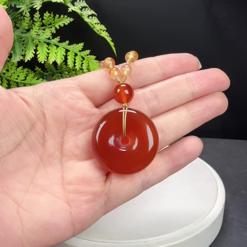 紅瑪瑙吊墜項錬 冰潤起剛手工雕刻平安扣 雅致高貴氣質 保佑平安 - 項鍊 - 半寶石 紅色