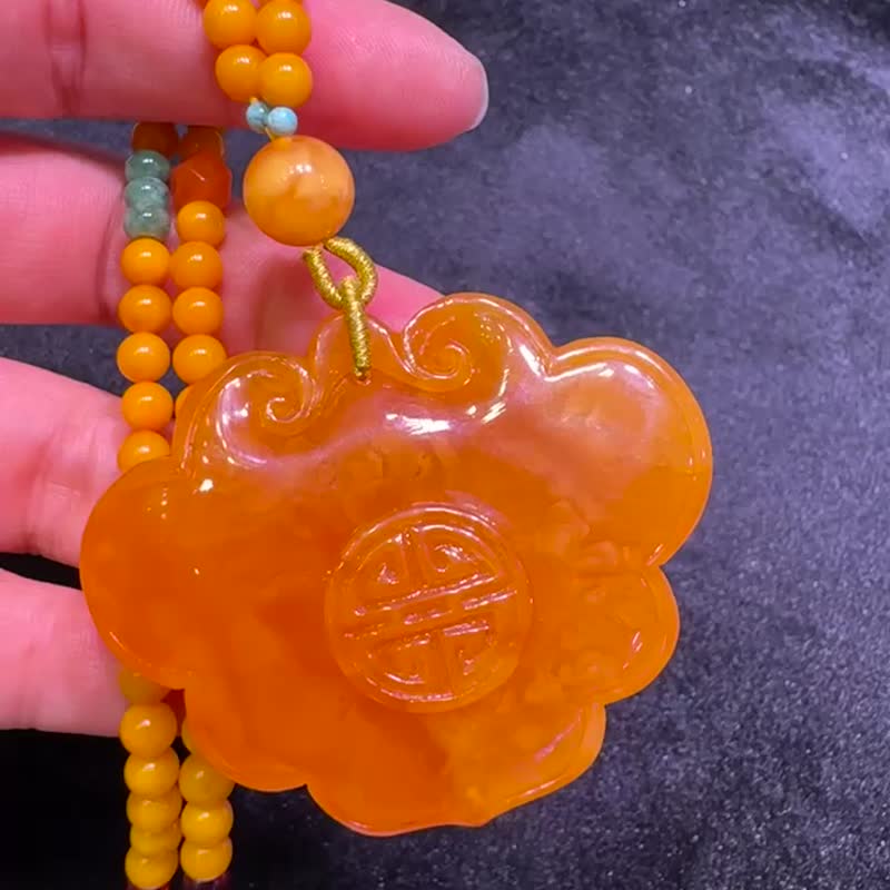 天然俄料滿蜜雞油紅如意吊墜 工藝精湛 溶洞奇觀 福祿吉祥 - 項鍊 - 寶石 