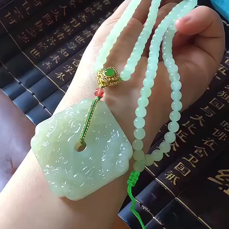 和田玉 雙面雕工 精緻 吊墜 精雕四方招財神獸 搭配和田玉 - 吊飾/掛飾 - 水晶 