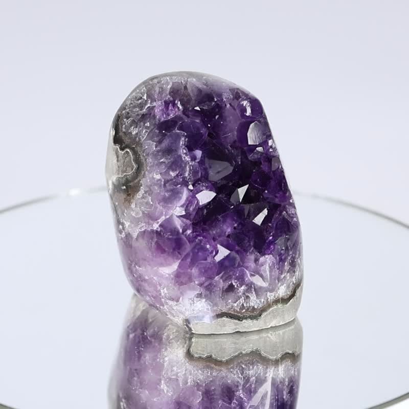 ESP Thumb Crystal Town 790181 Amethyst, a lucky charm, is easy for petty bourgeoisie to buy - Items for Display - Crystal Purple