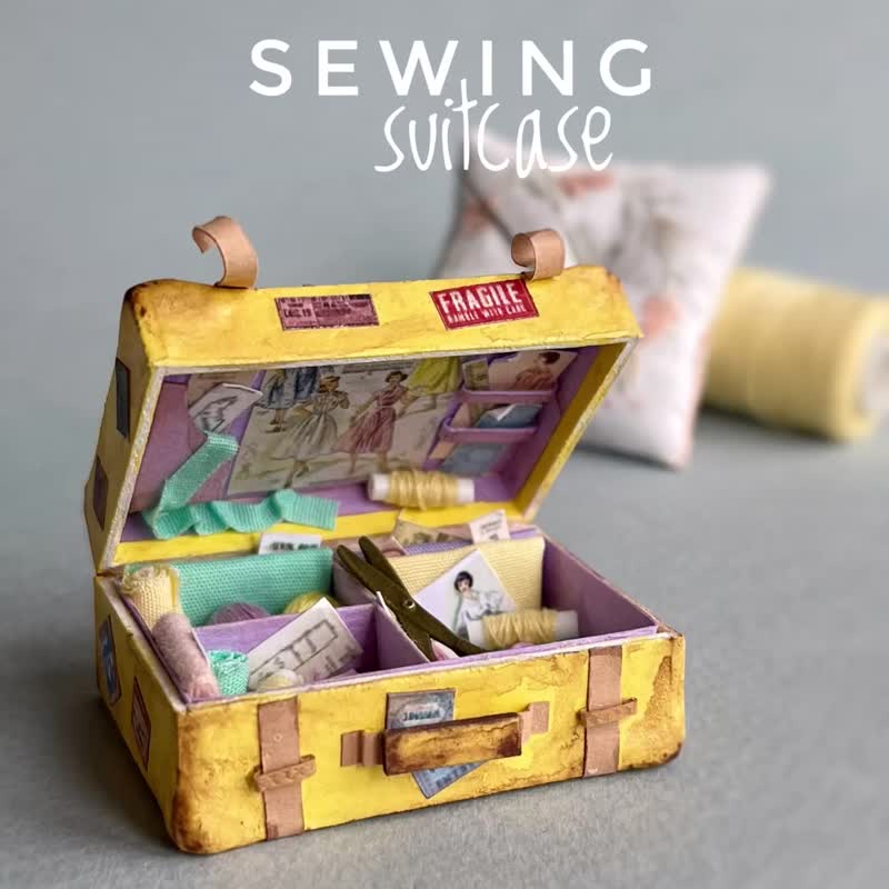 Miniature suitcase with sewing accessories - Stuffed Dolls & Figurines - Other Materials Multicolor