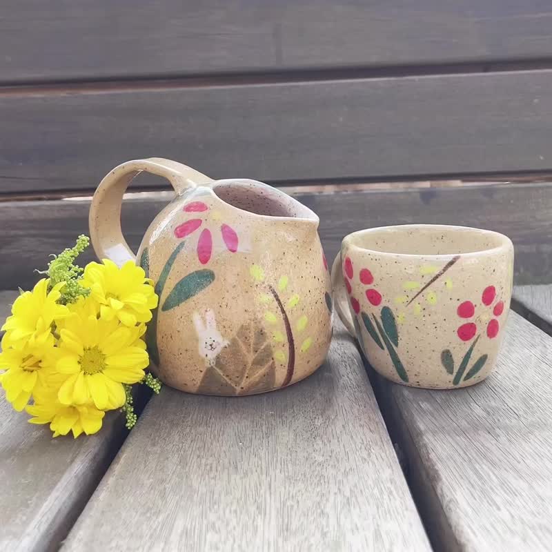 A Lu 小兔兔陶壺陶杯套組/手作手繪 原創獨一無二的溫暖禮物 - 茶壺/茶杯/茶具 - 陶 多色