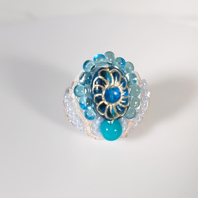 Talkative Ring 13 Free Size Bead Embroidery Ring Flower Blue White Colorful Multicolor Clear - แหวนทั่วไป - พลาสติก สีน้ำเงิน