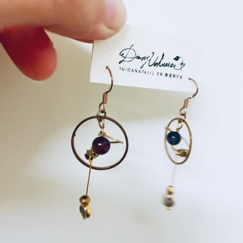 Saturn Storm Stone Lazuli Dangle Earrings - ต่างหู - เครื่องประดับพลอย สีทอง