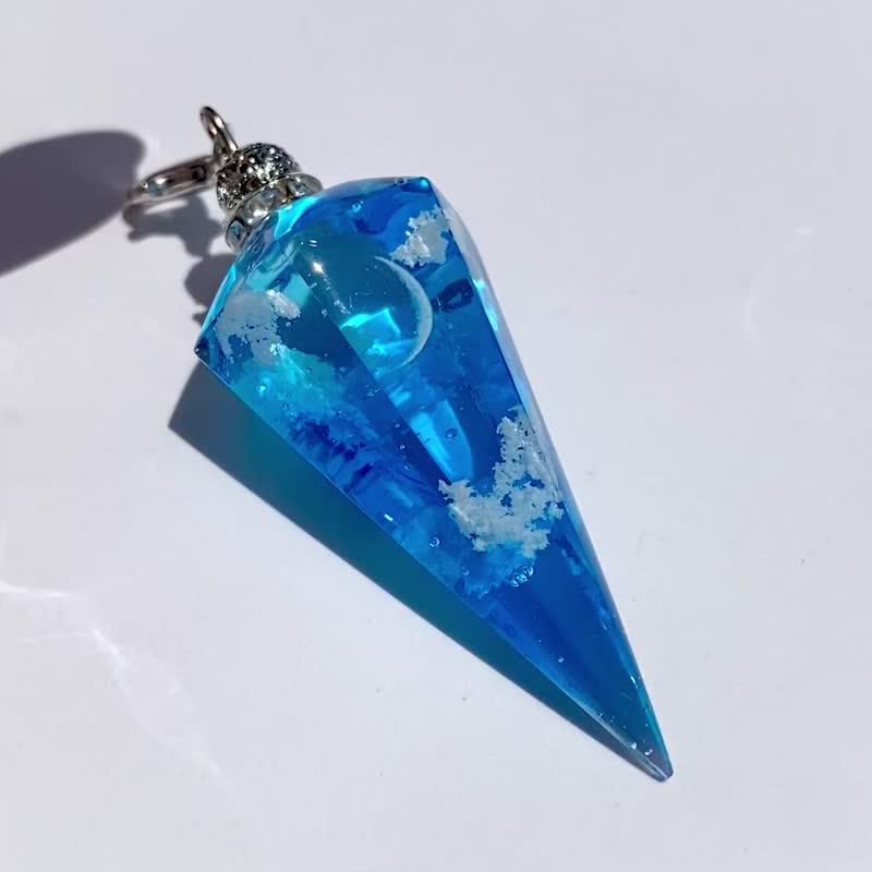 【海外発送のみ対応】雲レジン　清々しい青空　お空のペンデュラムL 1 オススメの紐ペンダント - 項鍊 - 樹脂 藍色