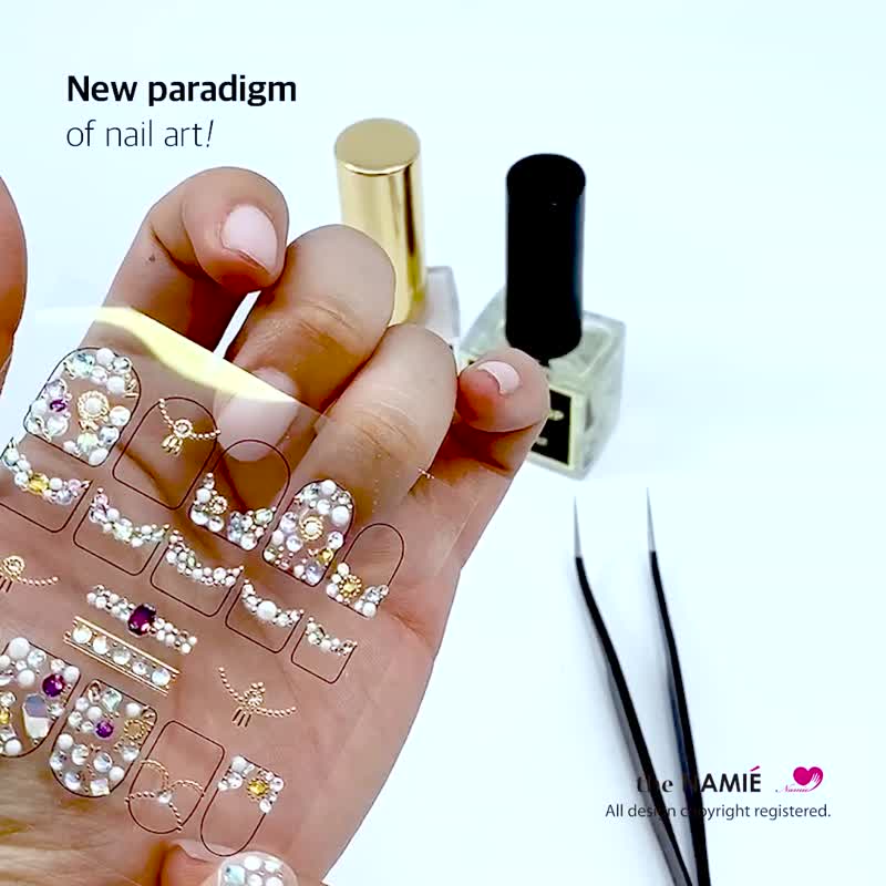 【 DIY 美甲】Nail Look 美甲裝飾藝術貼紙 閃亮配件 - 指甲油/指甲貼 - 紙 金色
