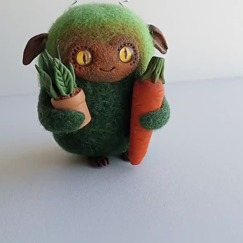 羊毛雕塑附紅蘿蔔和盆栽/可愛奇幻生物/羊毛動物 - 公仔/玩偶 - 羊毛 綠色