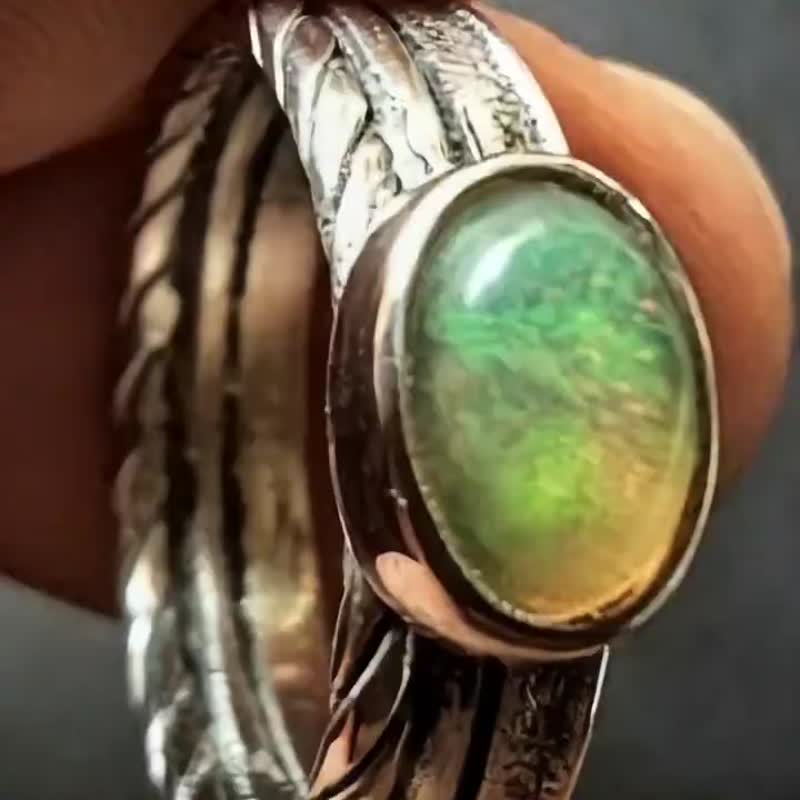 【Captain Flint手作銀飾】月隱之環 天然蛋白石 925純銀戒指 - 戒指 - 寶石 多色