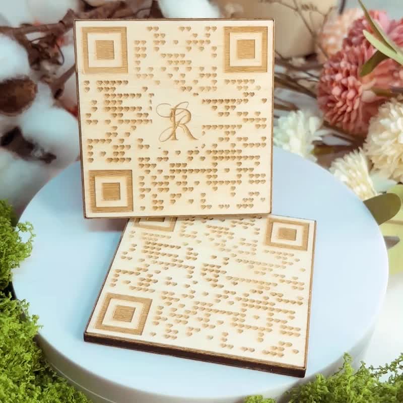 Set of 100 Heart Wood Wedding QR Code – Personalized Wood Wedding Accessory - 喜帖 - 木頭 