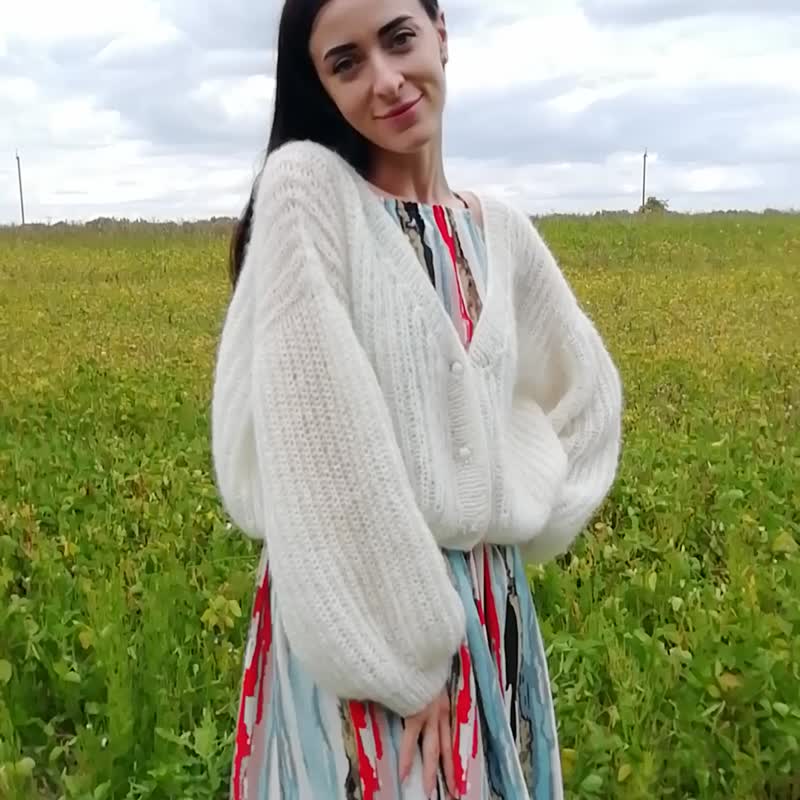 Ivory Women Mohair Knitted Sweater Wide Long Sleeve Cardigan Oversized Jacket - 女毛衣/針織衫 - 羊毛 白色
