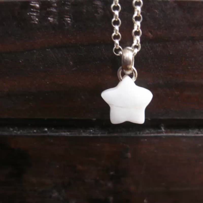 Christmas Ornaments Christmas Gift Box|Jade Pendant Shape Jade Pendant-Star Taiwan Snowflake Jade/Star Shape Small and Cute - Necklaces - Jade White