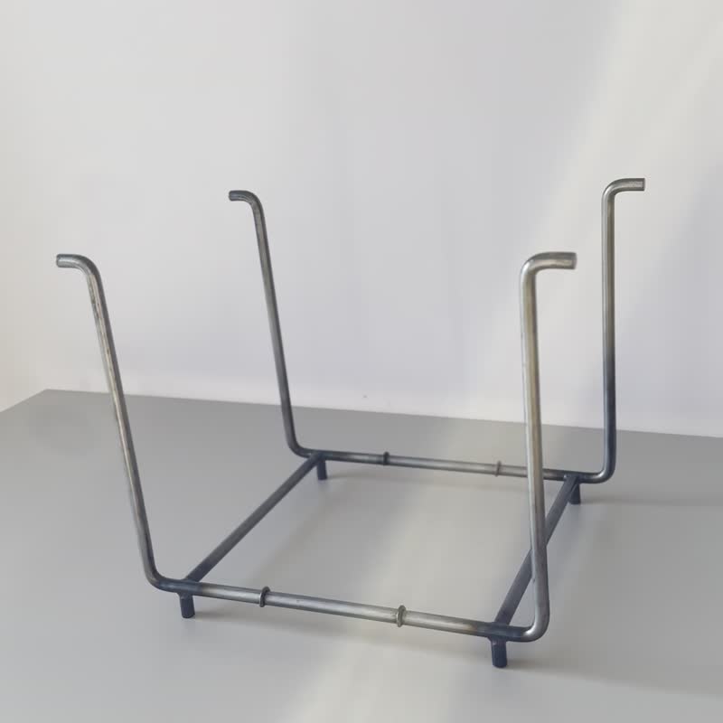Minimalist Vinyl Record Rack – Handcrafted Raw Steel LP Holder with Open Frame - 居家收納/收納盒/儲物盒 - 其他金屬 灰色