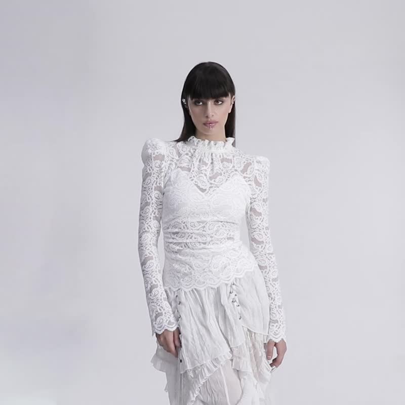 ダヌ神族仙后フリルレーストップス - ブラック / ホワイト - トップス - その他の素材 ホワイト