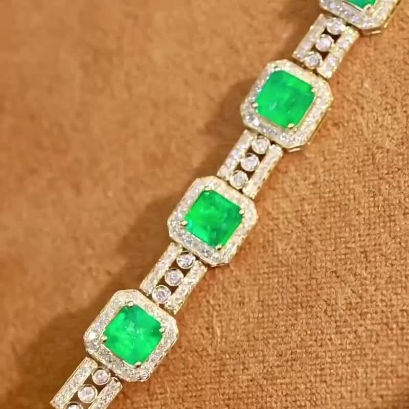 Emerald bracelet 4.7 carats - สร้อยข้อมือ - เครื่องเพชรพลอย 