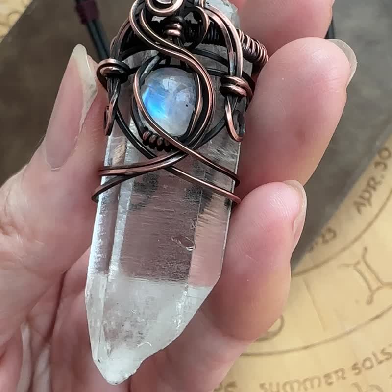 WW357 Copper Wire Wrapped Antique Distressed Moonstone Tourmaline Clear Quartz Crystal Pendant Necklace - สร้อยคอ - ทองแดงทองเหลือง สีนำ้ตาล