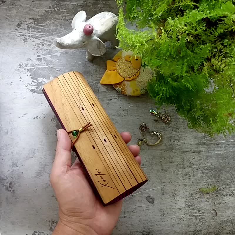 母親節禮物/眼鏡盒/茉樂手盒/柚木/茉樂紅/永恆自然風/送禮 - 鉛筆盒/筆袋 - 木頭 紫色