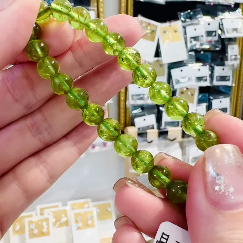 The light of natural wealth , Stone 7mm crystal hand beads, attracts noble people, attracts wealth and improves career, improves insomnia. - สร้อยข้อมือ - คริสตัล สีเขียว