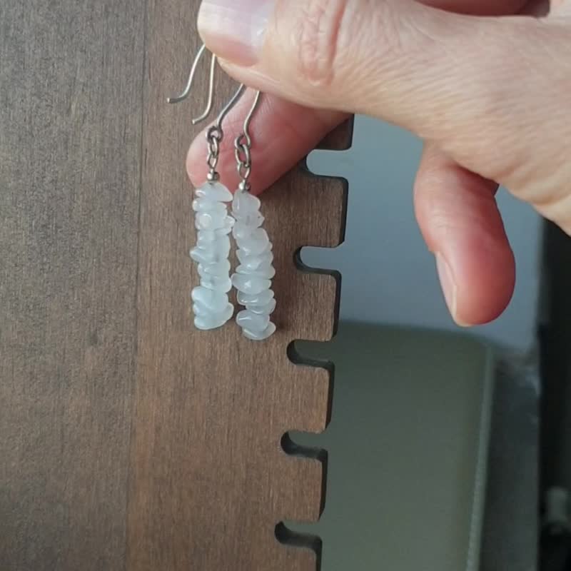 Raw White Agate Earrings, 925 Silver, Taurus gemstone, Christmas gift - 耳環/耳夾/耳骨夾 - 水晶 白色