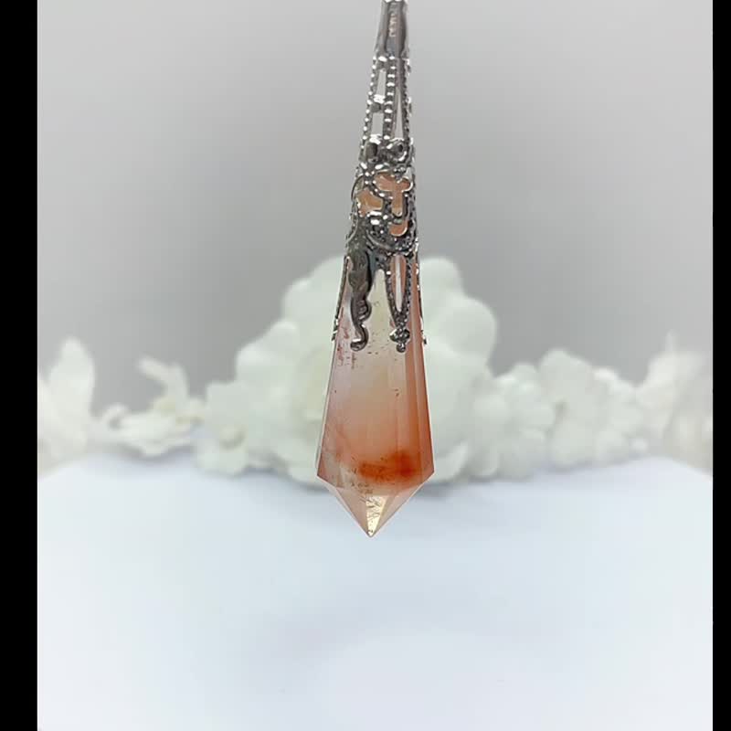 R2 稀有珍貴天然 紅兔毛水晶靈擺 項鍊 紅兔毛晶 能量吊墜 - 項鍊 - 水晶 多色