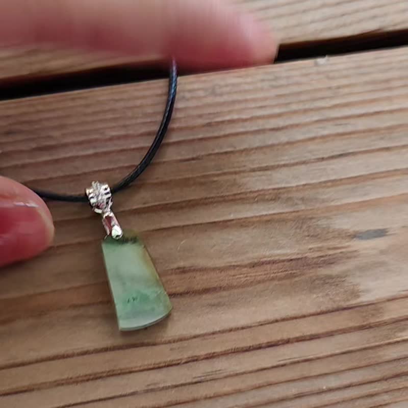 親翠 天然翡翠 高冰近玻璃種三彩無事牌鎖骨鏈 - 項鍊 - 玉石 多色