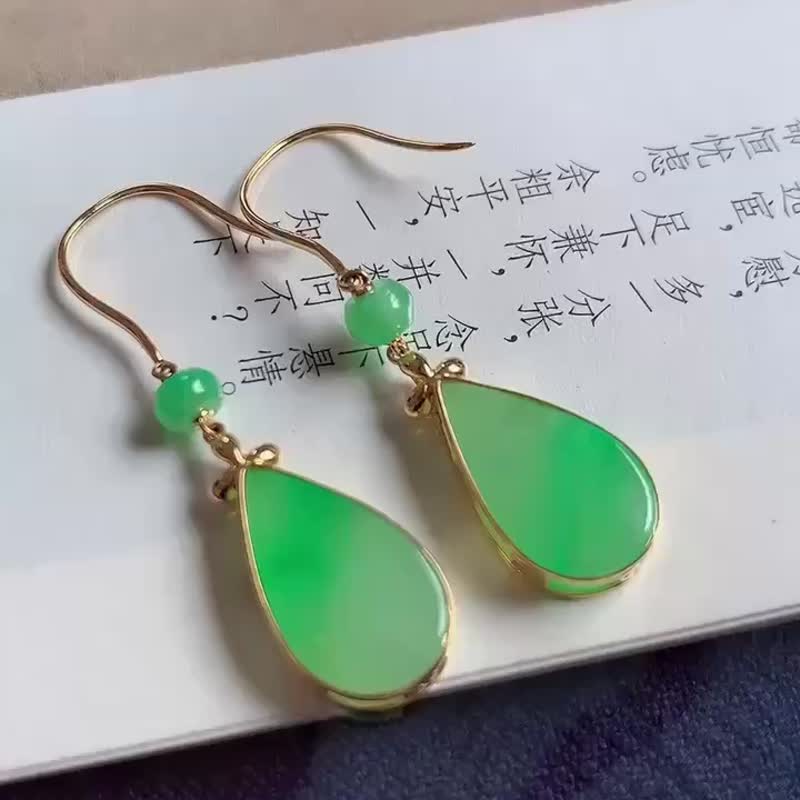 冰種翡翠 天然翡翠 A玉 耳墜 耳釘 • 18k金琵琶圓珠翡翠耳環 - 耳環/耳夾/耳骨夾 - 玉石 綠色