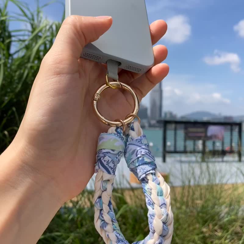 Blue and white floral braided 3way cat collar, mobile phone lanyard, headband, keychain, handmade - อุปกรณ์เสริมอื่น ๆ - ไฟเบอร์อื่นๆ สีน้ำเงิน