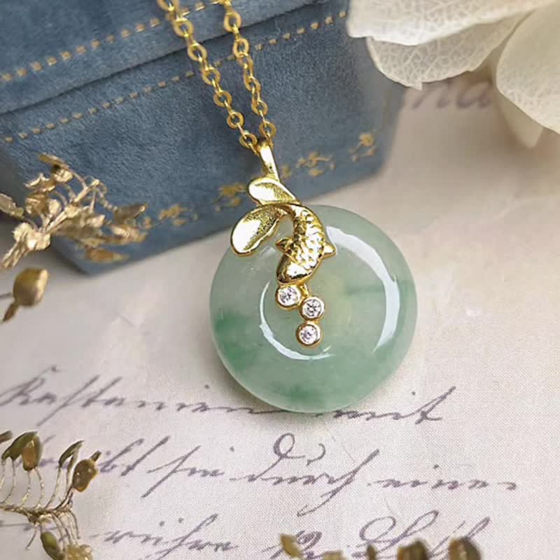 招財•平安•圓滿|冰飄花平安胖扣|緬甸A貨翡翠純銀錦鯉吊墜 - 項鍊 - 玉石 