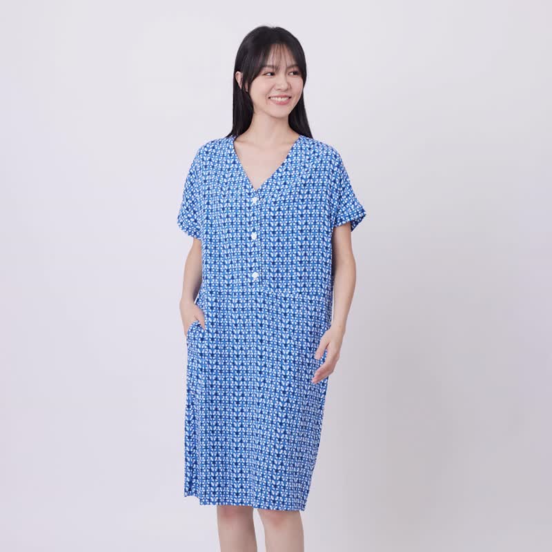 Chloe V Neck Check Pockets Shirt Dress/ Blue Printed - ชุดเดรส - ผ้าฝ้าย/ผ้าลินิน สีน้ำเงิน