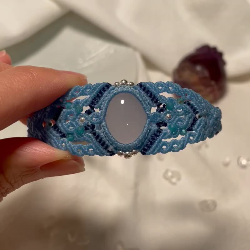 Wax thread weaving/blue chalcedony/blue bracelet - สร้อยข้อมือ - คริสตัล สีน้ำเงิน