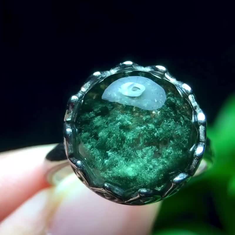 Green phantom quartz ring. Exquisite, pure natural, old-mine Brazilian green phantom quartz. Stunning color, pure crystal. - ของวางตกแต่ง - คริสตัล 