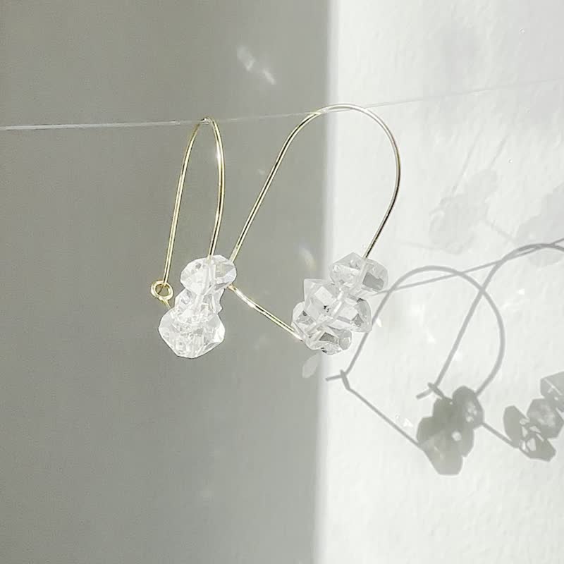 Exclusive design Dome Herkimer Diamond Stone gold-infused earrings 14Kgf - ต่างหู - ไข่มุก ขาว