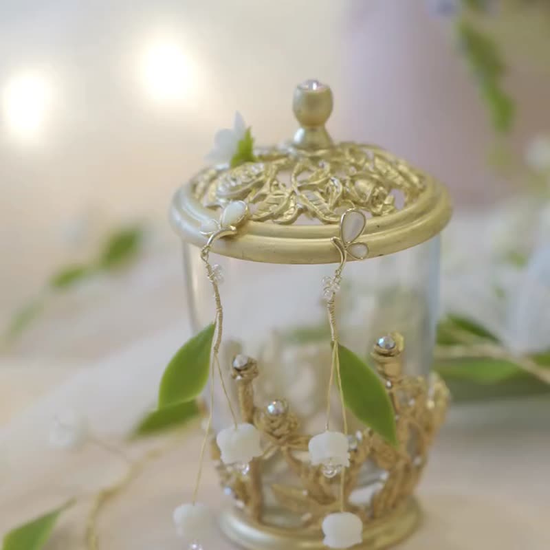 蝶舞於鈴蘭 手作鈴蘭耳環  非真花  細緻手作 細膩紋路 精緻飾品 - 耳環/耳夾/耳骨夾 - 黏土 白色