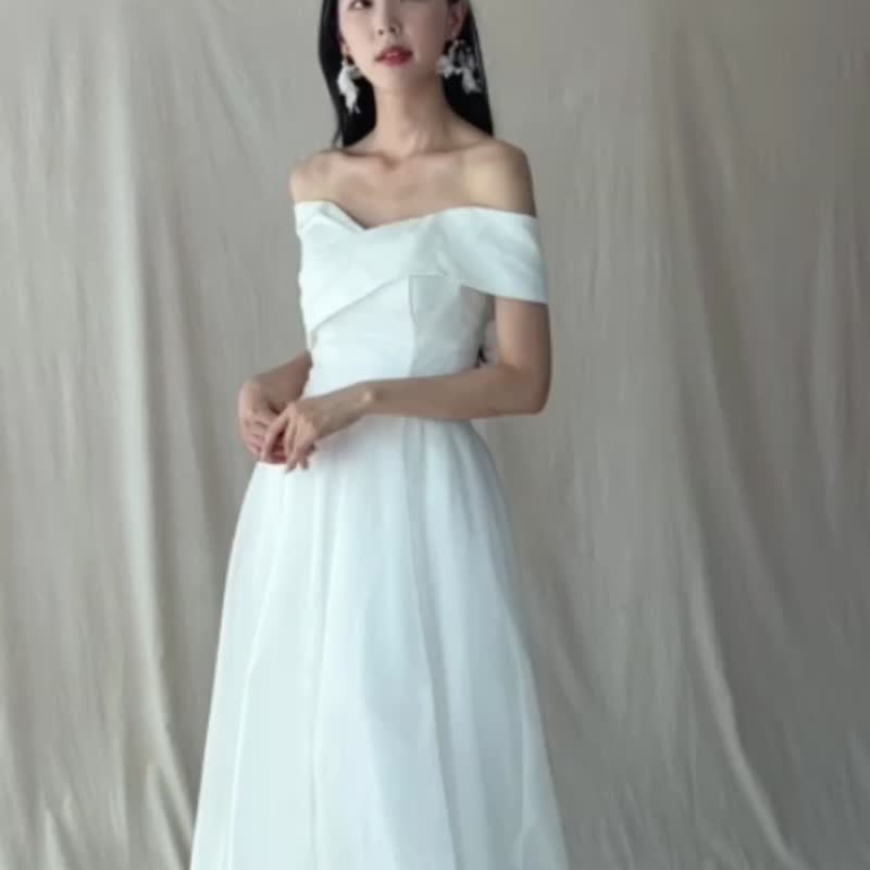 White Organza Off-Shoulder Dress - ชุดราตรี - วัสดุอื่นๆ ขาว