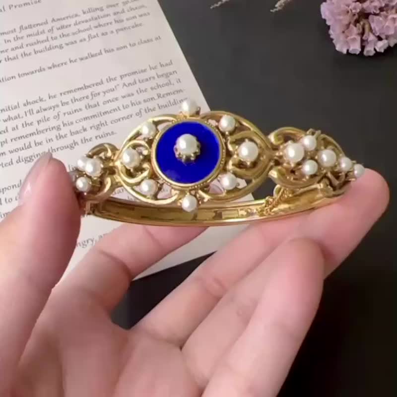 Florenza Gorgeous Pearl Victorian Style Blue Enamel Antique Bracelet - สร้อยข้อมือ - โลหะ สีน้ำเงิน