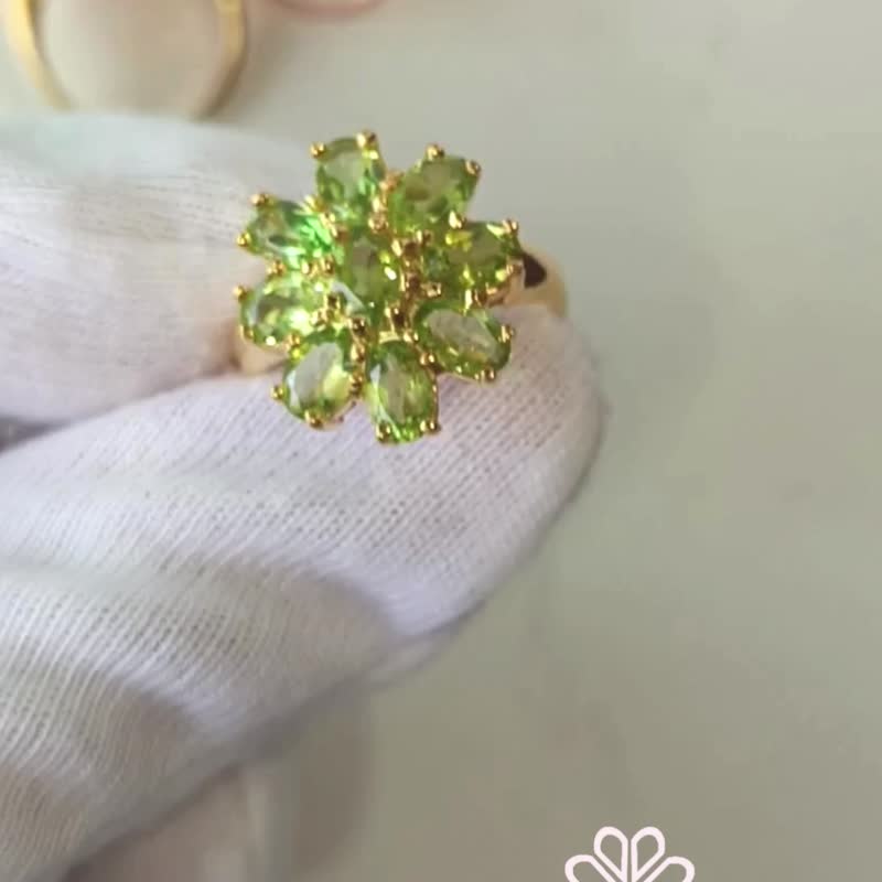 Natural Peridot Ring Sterling Silver 925 with Gold plated 8.5 US. - 戒指 - 純銀 綠色
