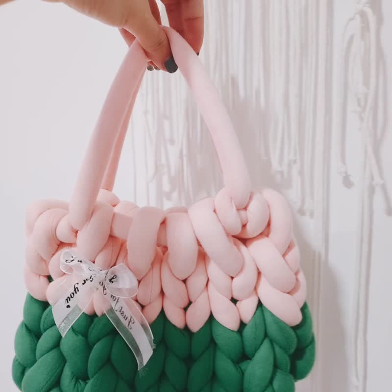 Handmade woven cloud bag fat bag ready stock no need to wait - กระเป๋าถือ - ผ้าฝ้าย/ผ้าลินิน 