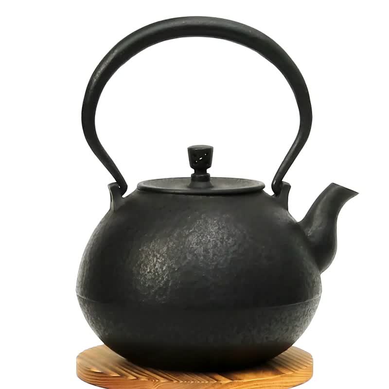 Nanbu tekki Gen Kuzumaki's handmade cast iron kettle Hibiki 1.1L - Teapots & Teacups - Other Metals 