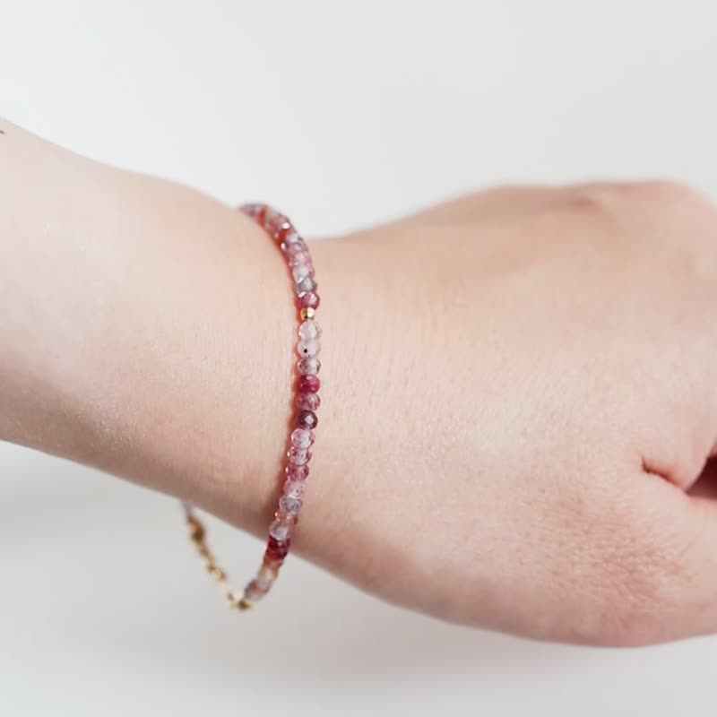 Spinel August birthstone bracelet 14kgf - สร้อยข้อมือ - หิน หลากหลายสี