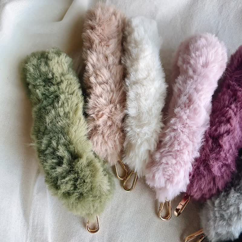 Winter limited braided fur wrist rope mobile phone rope 9 colors - อุปกรณ์เสริมอื่น ๆ - ไฟเบอร์อื่นๆ 