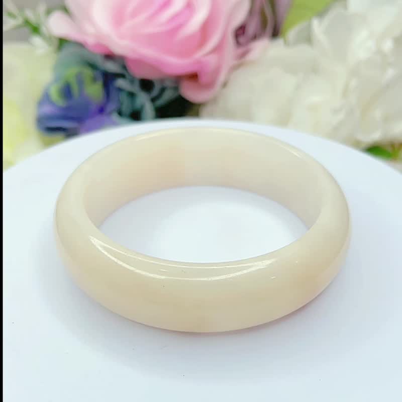 NO.134 Icy powder cherry blossom bracelet with small grass flower 57MM ring mouth Shetai emerald jade white powder cherry blossom safety bracelet - Bracelets - Jade Pink