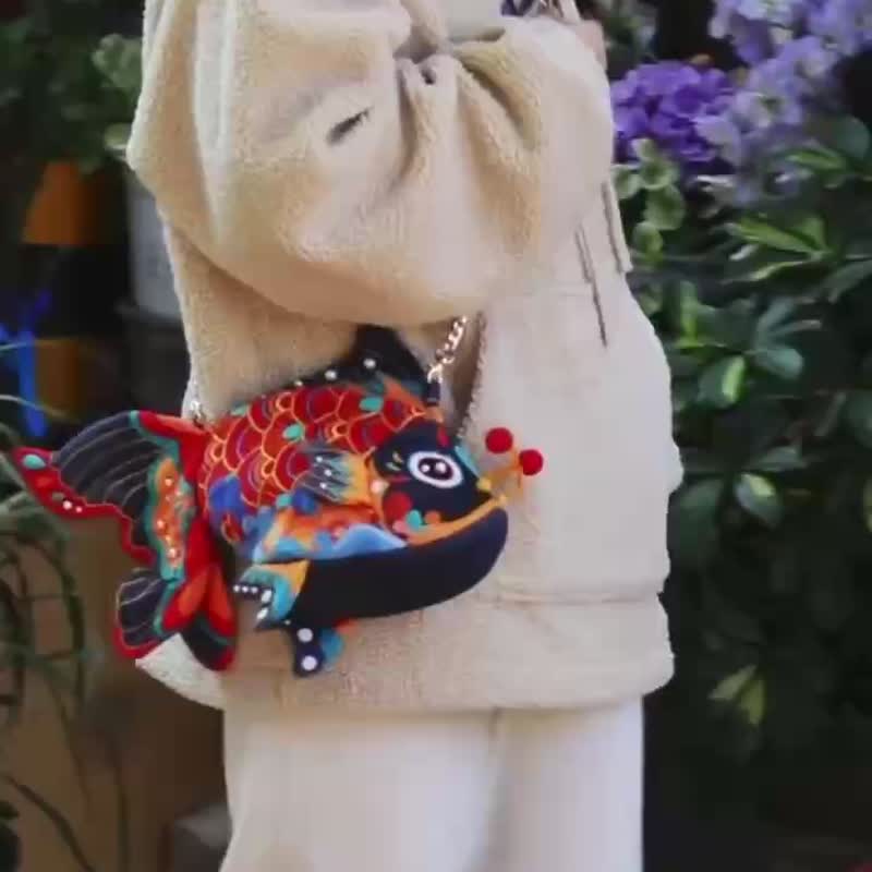 Embroidery kit handmade DIY Chinese style koi crossbody bag multi-purpose gift - เย็บปัก/ถักทอ/ใยขนแกะ - ผ้าฝ้าย/ผ้าลินิน 