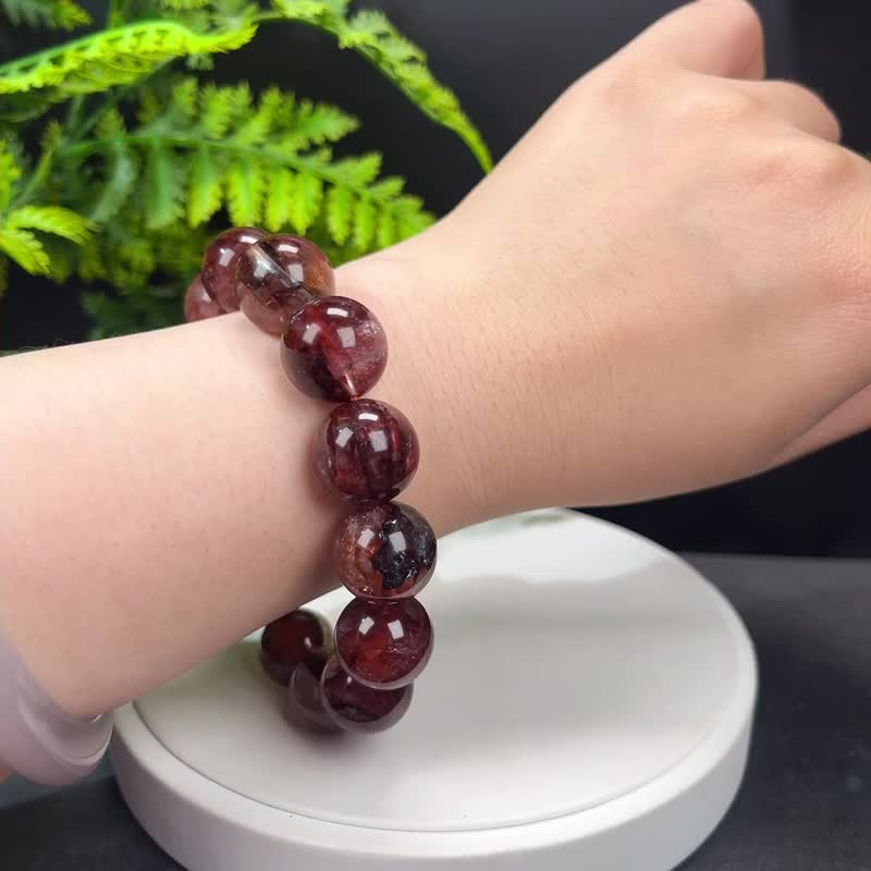 High quality 鸩羽鬼晶手串16mm冰润闪片大粒圆珠牛血红胶花旺运 - Bracelets - Crystal Red